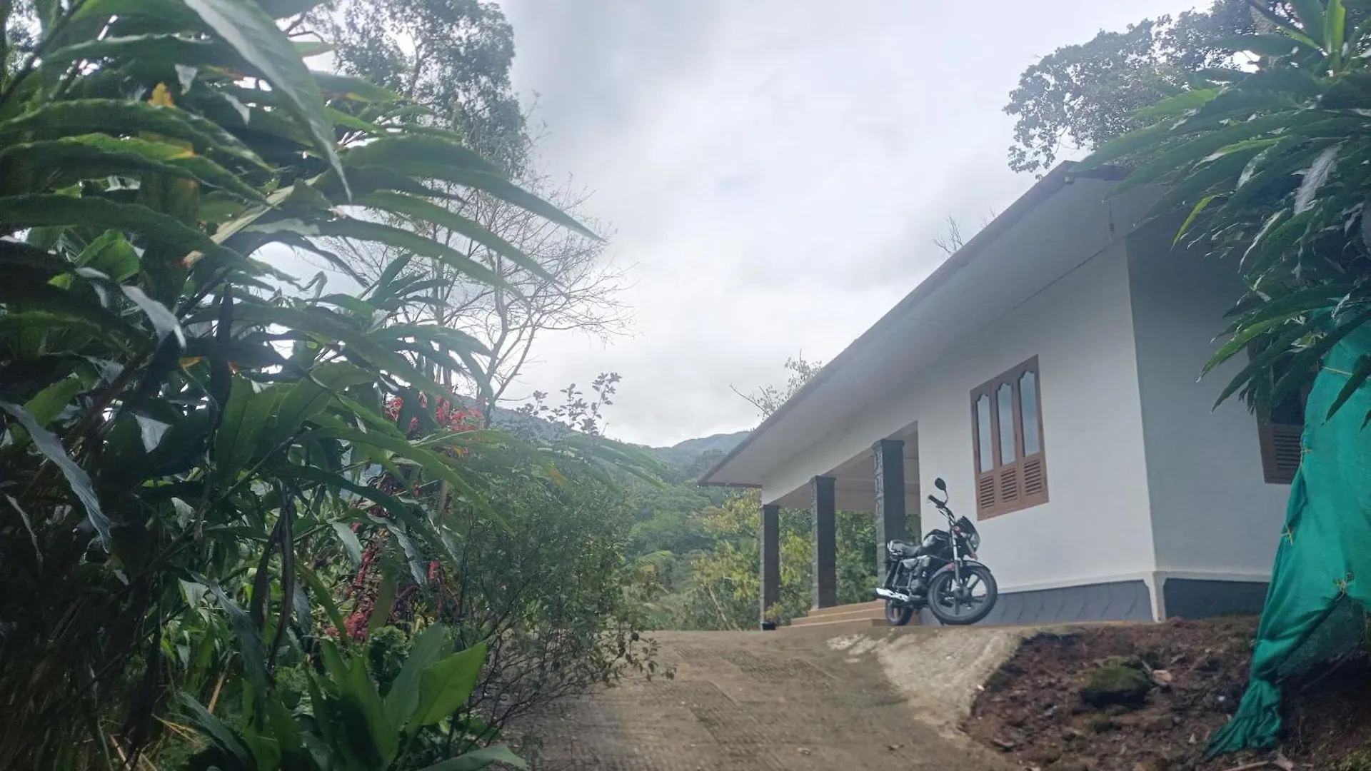 Anivilla Holiday Home Kunjithanny Anachal Indie